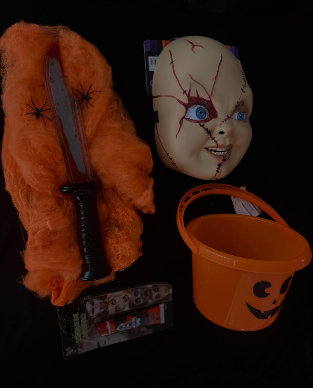 Pack Chucky Premium (Máscara Acrílico + Cuchillo Líquido + Telaraña Gigante)