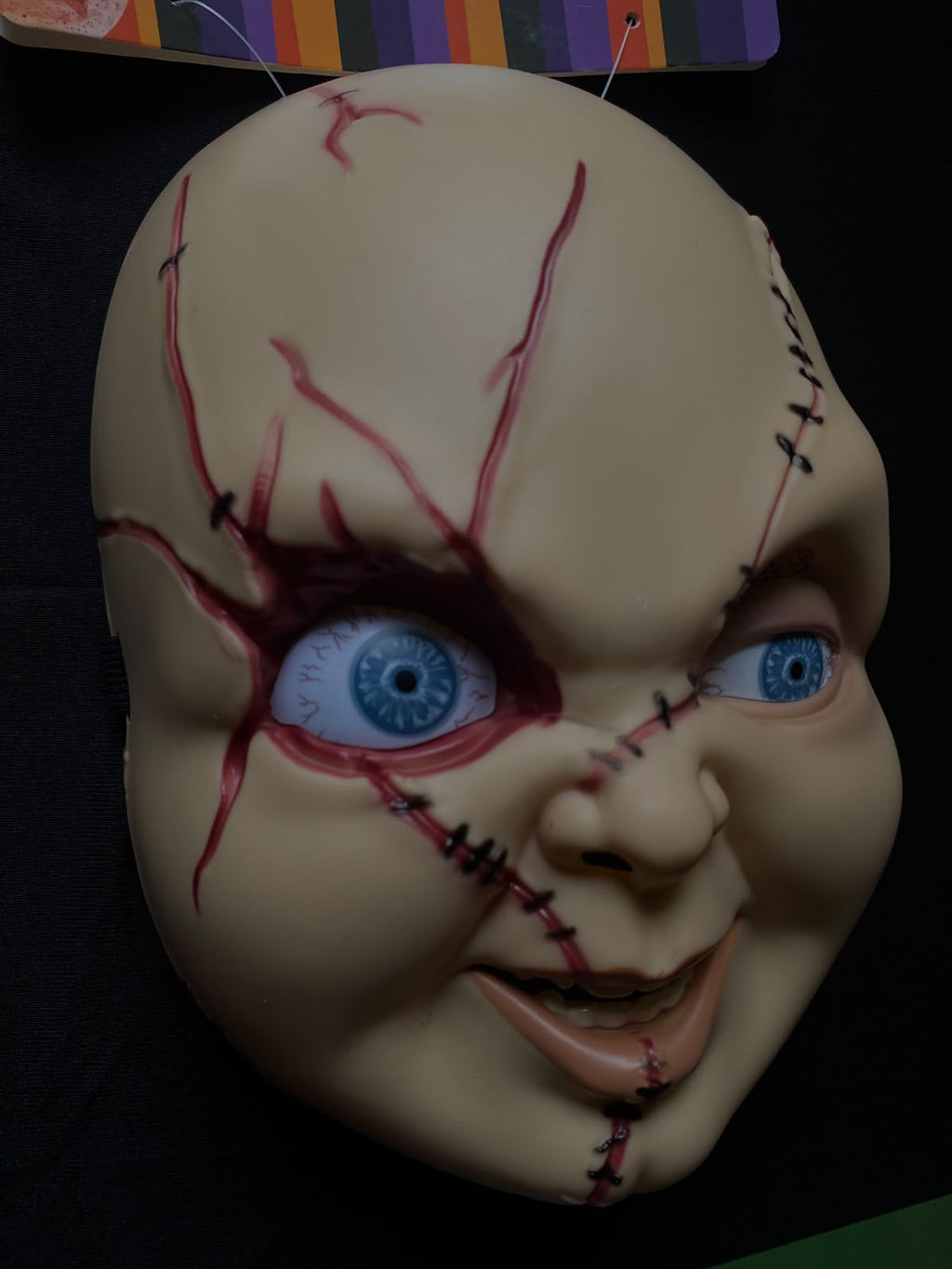 Pack Chucky Premium (Máscara Acrílico + Cuchillo Líquido + Telaraña Gigante)