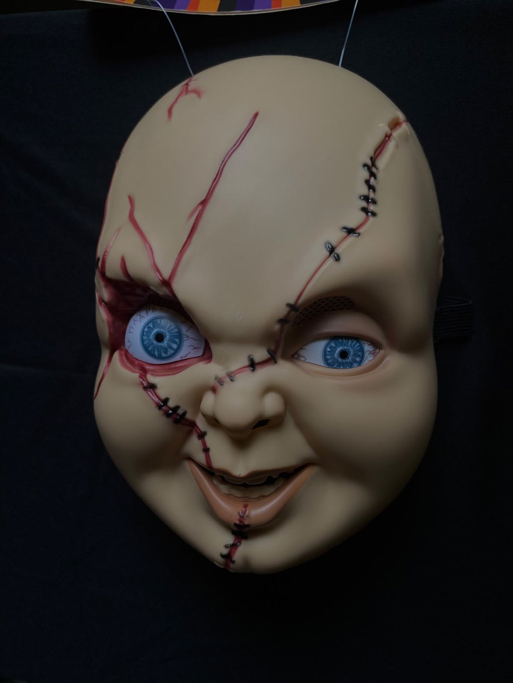 Pack Chucky Premium (Máscara Acrílico + Cuchillo Líquido + Telaraña Gigante)