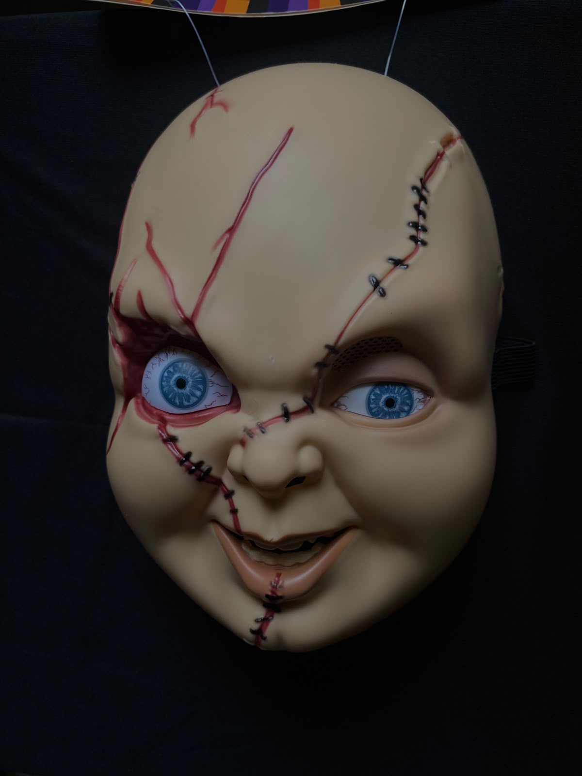 Pack Chucky Premium (Máscara Acrílico + Cuchillo Líquido + Telaraña Gigante)
